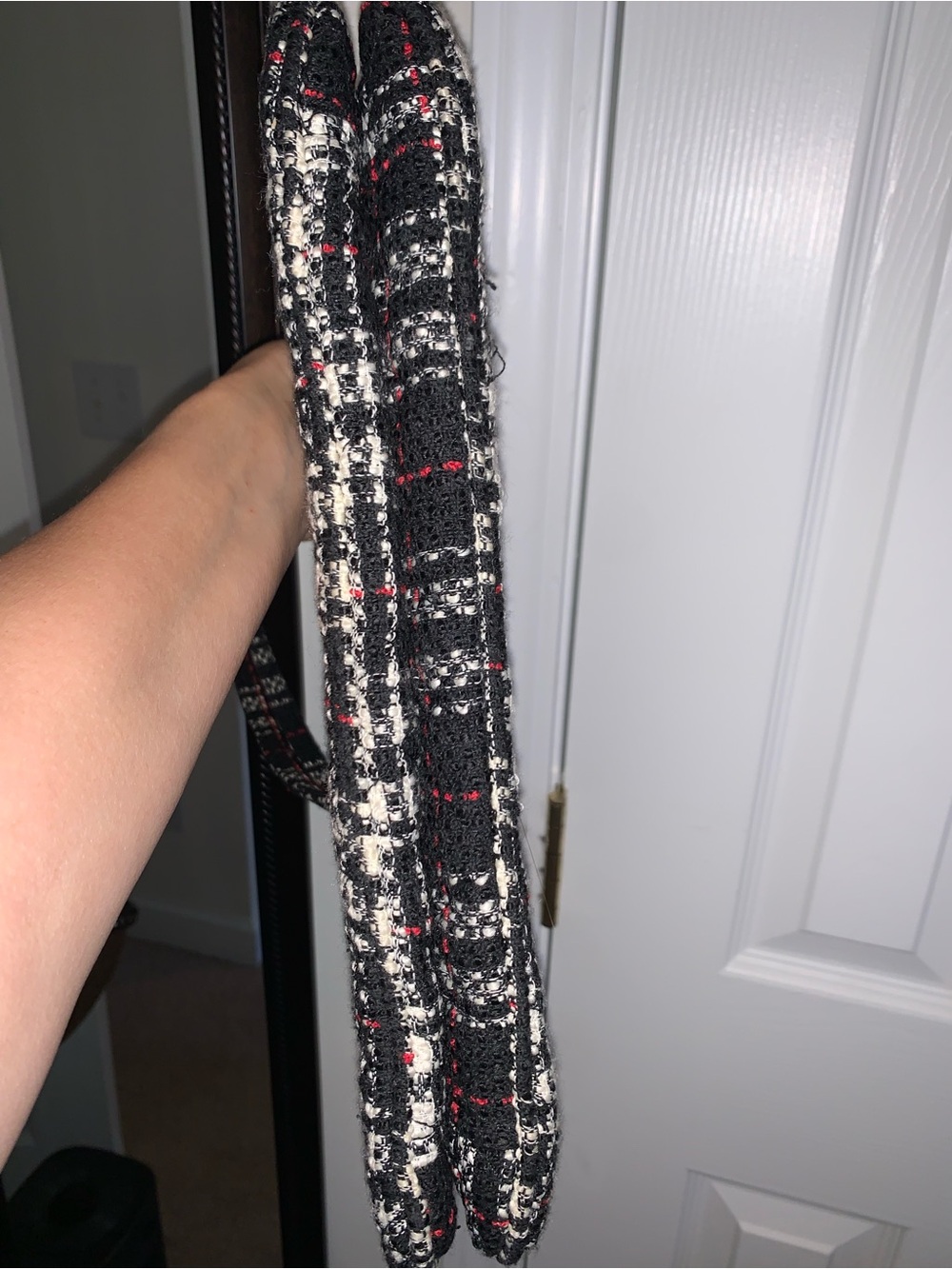 Vera Bradley shoulder handbag Beautiful plaid, black and white with red accents - Picture 6 of 16